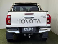 2022 Toyota Hilux SR5
