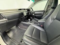 2022 Toyota Hilux SR5