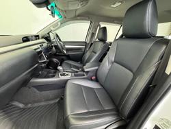 2022 Toyota Hilux SR5