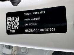 2022 Toyota Hilux SR5