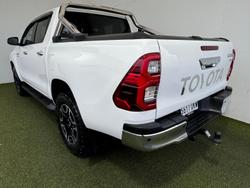 2022 Toyota Hilux SR5