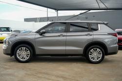2022 Mitsubishi Outlander LS