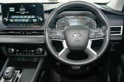 2022 Mitsubishi Outlander LS