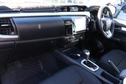 2021 Toyota Hilux SR5