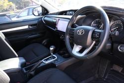 2021 Toyota Hilux SR5