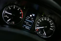 2024 Toyota Hilux SR5 48V