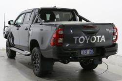 2024 Toyota Hilux SR5 48V