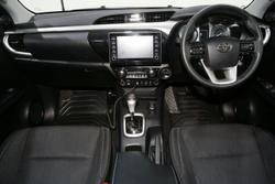 2024 Toyota Hilux SR5 48V