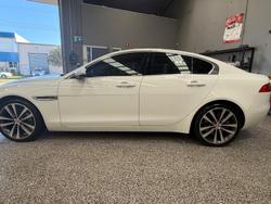 2018 Jaguar XE 20t Prestige