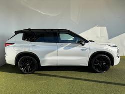 2025 Mitsubishi Outlander PHEV GSR