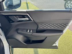 2025 Mitsubishi Outlander PHEV GSR