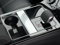 2023 Land Rover Range Rover Velar P400 R-Dynamic SE