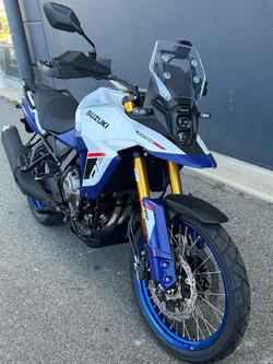 2026 Suzuki V-Strom 800DE V-Strom White