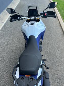 2026 Suzuki V-Strom 800DE V-Strom White