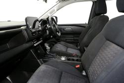 2025 Mitsubishi Triton GLX