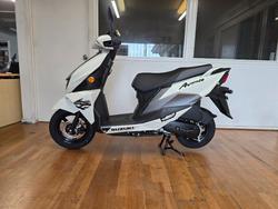 2026 Suzuki AVENIS 125 white