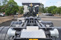 2025 Isuzu F Series FYJ 320-355 AT R60