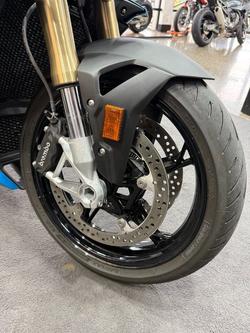 2026 BMW Motorrad S 1000 R Bluefire/Mugiallo Yellow