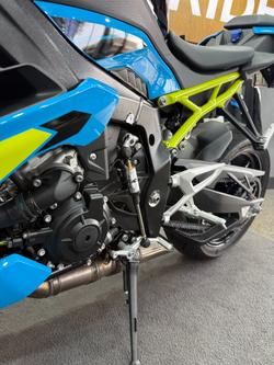 2026 BMW Motorrad S 1000 R Bluefire/Mugiallo Yellow