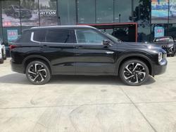 2025 Mitsubishi Outlander PHEV Exceed