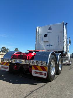 2021 Kenworth T909