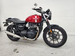 2017 Triumph STREET TWIN Red