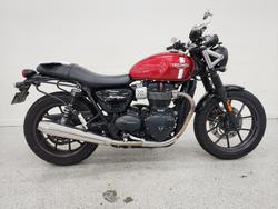 2017 Triumph STREET TWIN Red