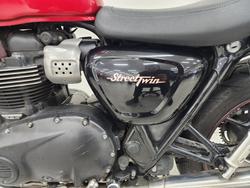 2017 Triumph STREET TWIN Red