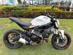 Ducati Monster 659 (white)