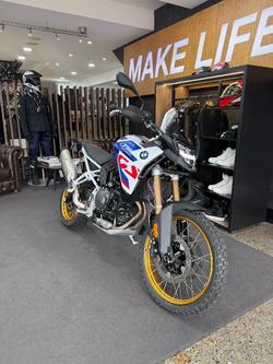 2026 BMW Motorrad F 900 GS ENDURO LT WHT/RACING BLU MET/RACE RED