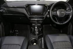 2025 Isuzu D-MAX BLADE
