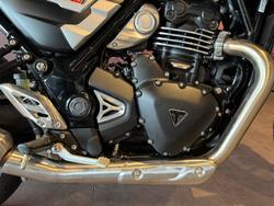 2026 Triumph Thruxton 400 Thruxton Yellow
