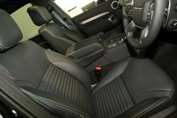 2025 Land Rover Discovery D350 Dynamic SE Series 5 MY25 4X4 Santorini Black