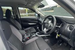 2021 Nissan Navara SL