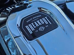 2023 HARLEY-DAVIDSON FXBR BREAKOUT (117) Black