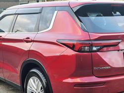2022 Mitsubishi Outlander ES