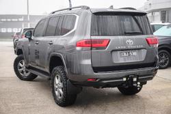 2022 Toyota Landcruiser VX