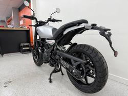 2026 Royal Enfield GUERILLA 450 Silver