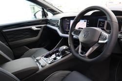 2025 Volkswagen Touareg 210TDI Wolfsburg Edition