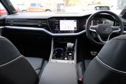 2025 Volkswagen Touareg 210TDI Wolfsburg Edition