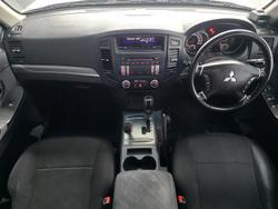 2011 Mitsubishi Pajero GLX