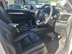 2017 Toyota Hilux SR5