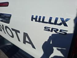 2017 Toyota Hilux SR5