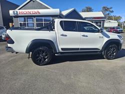 2017 Toyota Hilux SR5