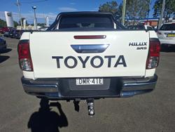 2017 Toyota Hilux SR5