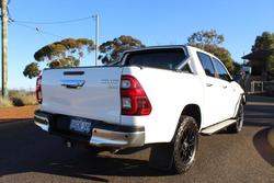2021 Toyota Hilux SR5