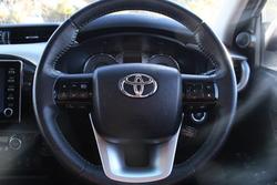2021 Toyota Hilux SR5