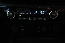 2021 Toyota Hilux SR5