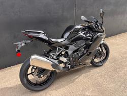 2025 Kawasaki NINJA 400 ZX-4R BLACK