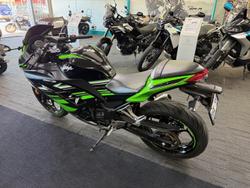 2016 Kawasaki Ninja 300 ABS (EX300B) Ninja Black